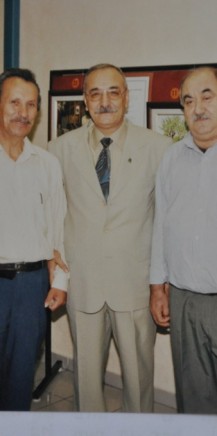 Arkadaşları Mehmet Kara ve Vahittin Bozgeyik ile – Gaziantep Ticaret Odası Sergisi Arkadaşları Mehmet Kara ve Vahittin Bozgeyik ile – Gaziantep Ticaret Odası Sergisi